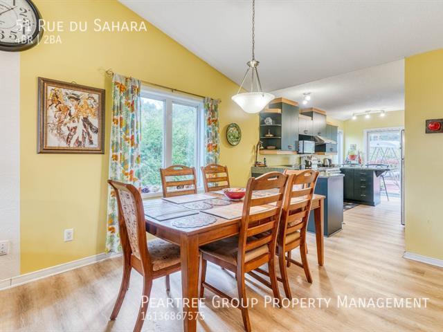 Photo du bâtiment - Serene Sahara - 4bdrm home in Gatineau