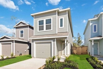 Building Photo - 905 Pertuso Ln