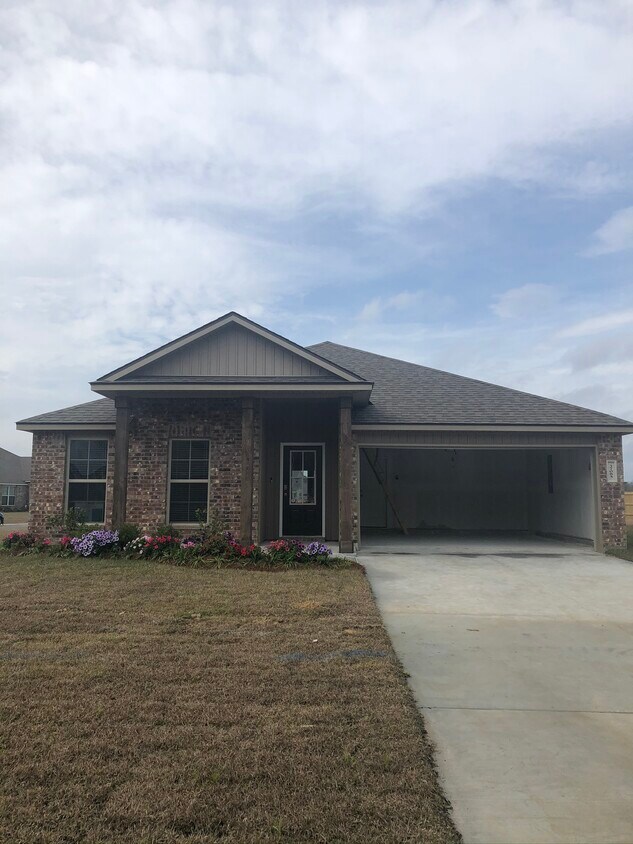 Primary Photo - 37085 Rustic Ln