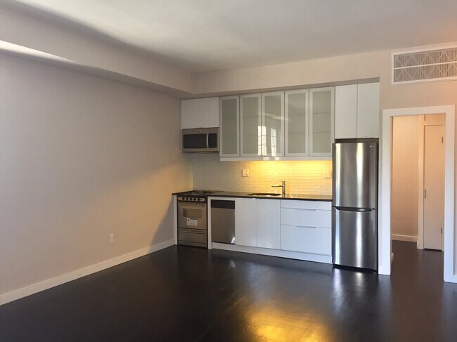 Building Photo - 3144 N St NW