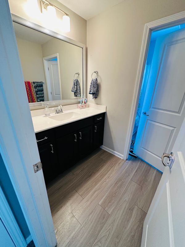 Foto del edificio - 226 Willow Point Cir