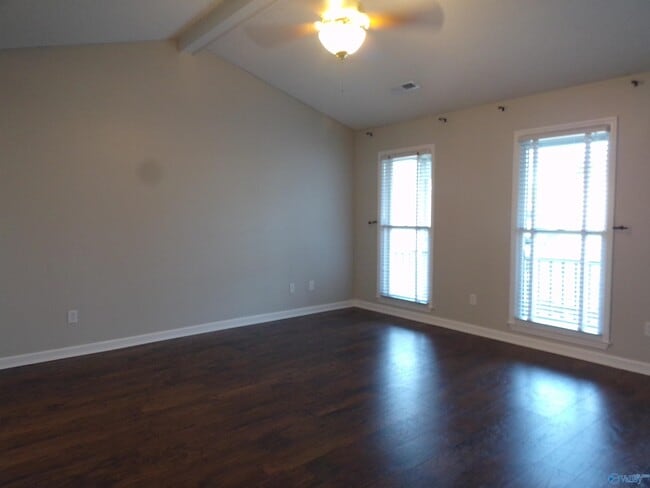 Building Photo - 100 Tess Cir