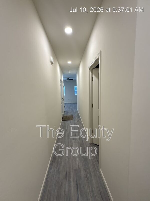 Foto del edificio - 735 S Pinkham St