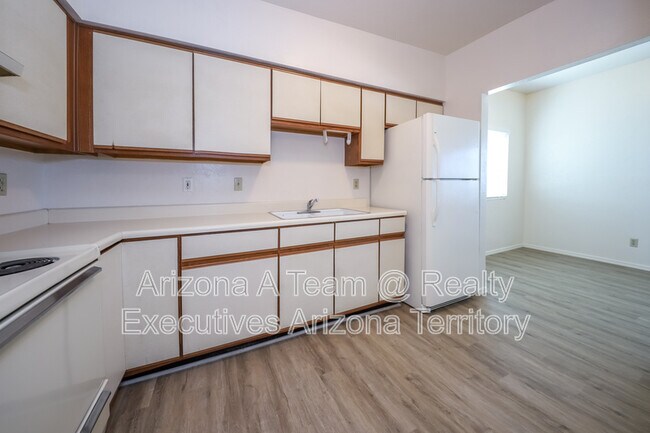 Foto del edificio - 312 E 24th St