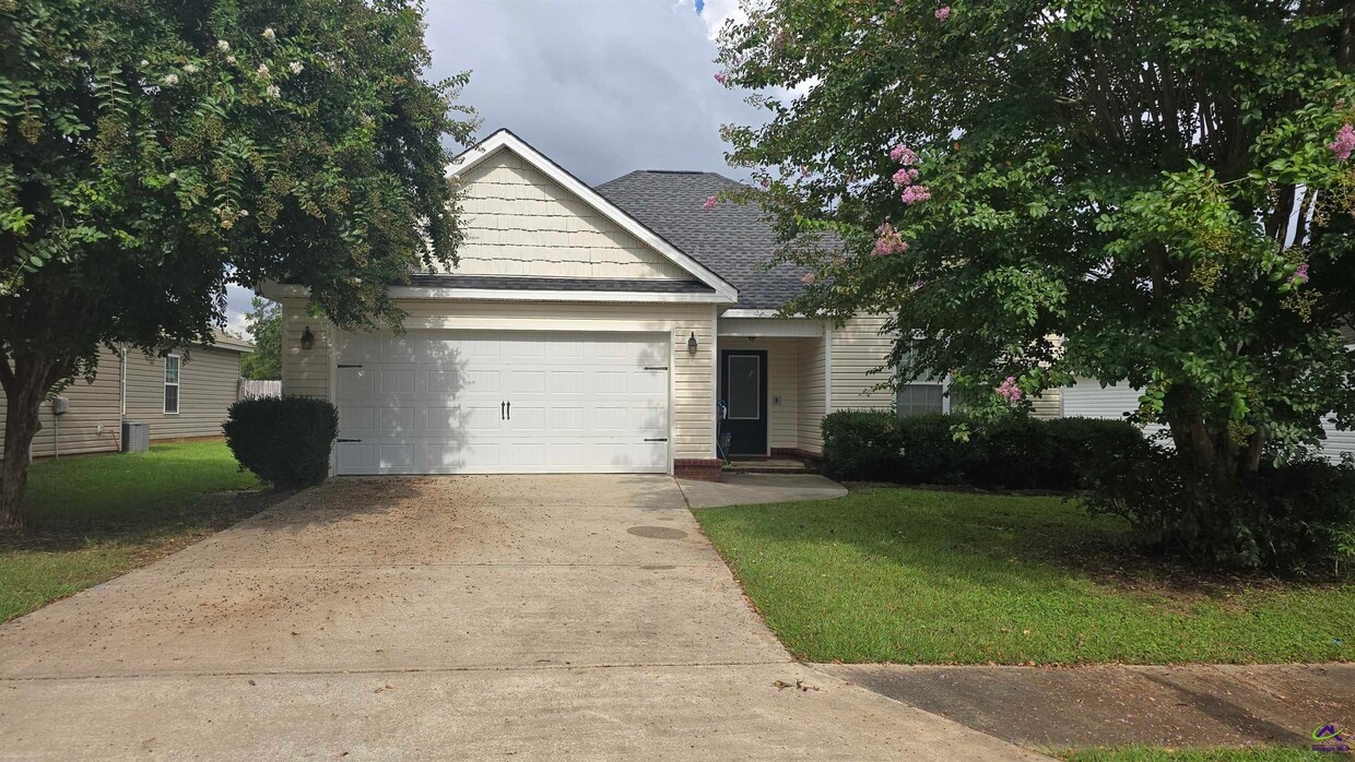 Primary Photo - 213 Summerstone Bend