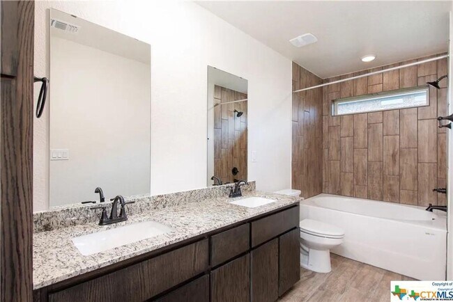 Foto del edificio - 2409 Alterman Dr Unit B