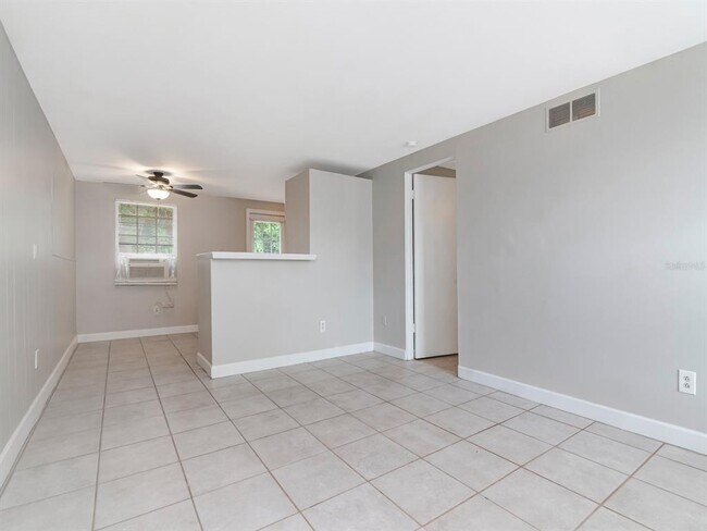 Building Photo - 104 Karde Ln