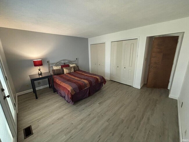 Foto del edificio - 611 Wellington Ct