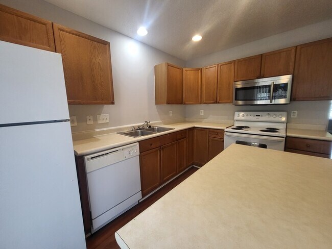 Building Photo - 7697 Petrea Ln
