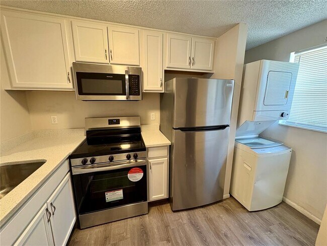 Foto del edificio - 312 57th Ave Dr E