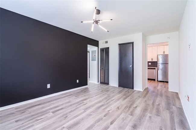 Building Photo - 740 Mozley Dr SE