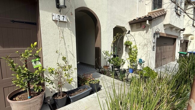 Entrance - 27 Rogers Ln