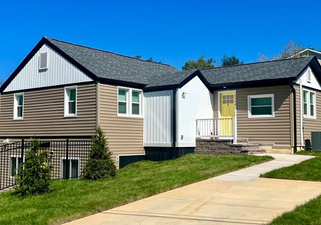 Beautiful exterior to welcome you home - 2304 Belle Ave NE