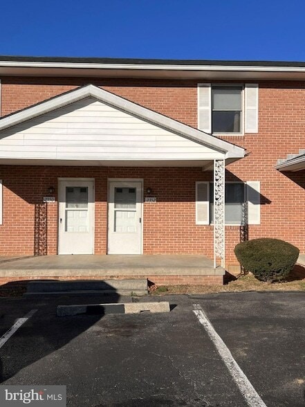 Building Photo - 2352 Roosevelt Blvd
