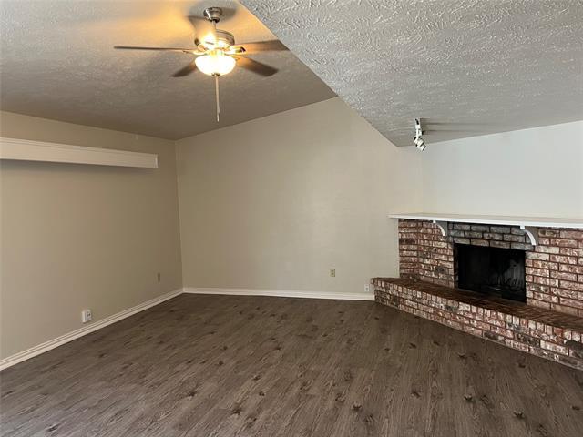 Building Photo - 909 Forest Glen Dr