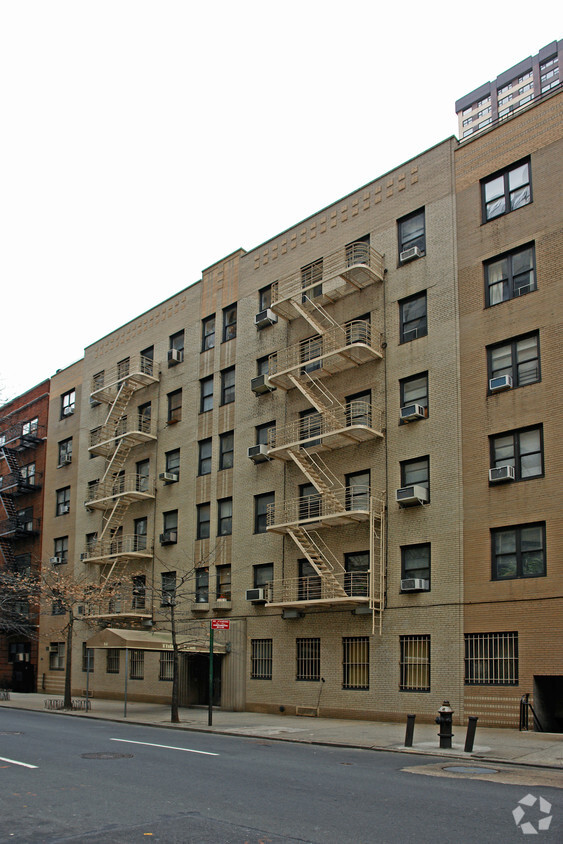 Building Photo - 34 W 65th St