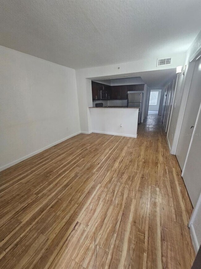 Foto del edificio - 2323 McCoy Rd