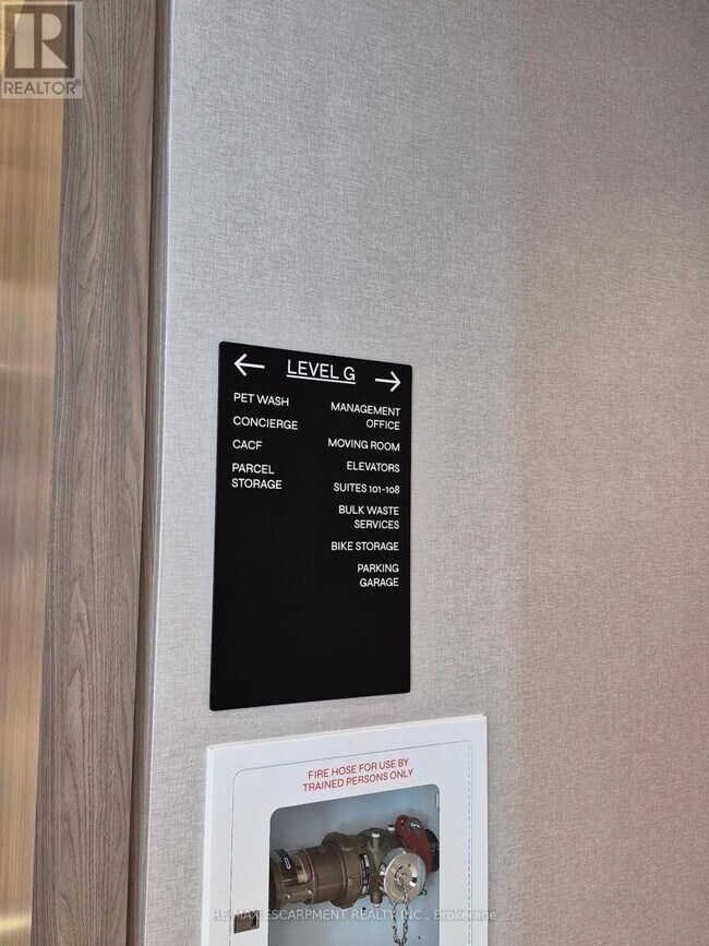 Building Photo - 75 James St S