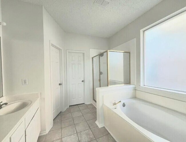 Foto del edificio - 3917 Rushden Ct