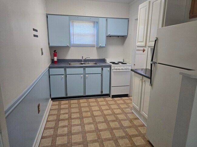 Foto del edificio - 551 E Miracle Strip Pkwy