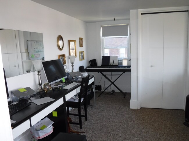 sala de estar - 6326 Bartlett St