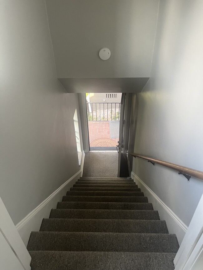 Building Photo - 635 13th Ave