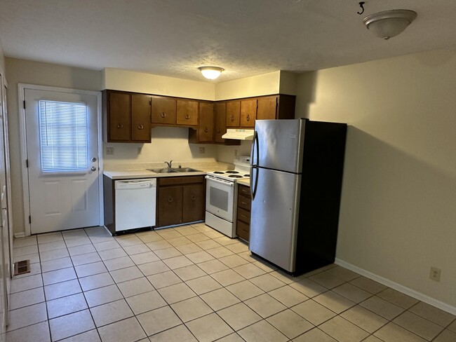 Building Photo - 415 Ridgewood Ln
