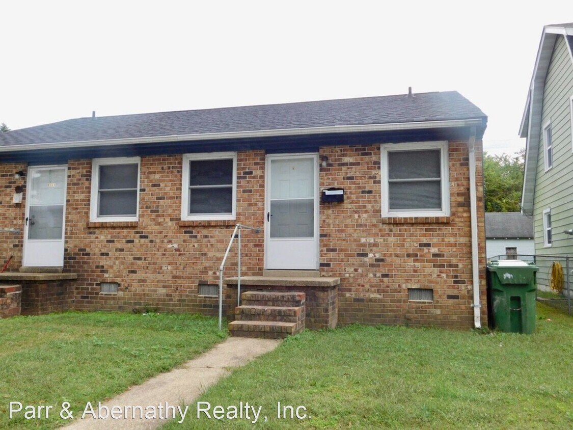 Primary Photo - 2 br, 1 bath House - 810 A E. Poythress St...