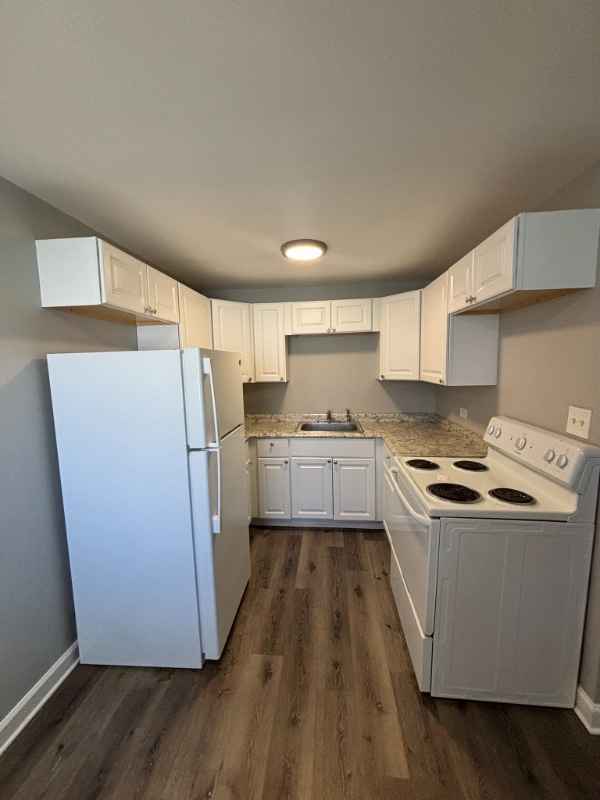 Primary Photo - 2123 W 119th St