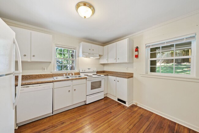 Foto del edificio - Premium 3 Bedroom, 2 Bath Home! A Must See...