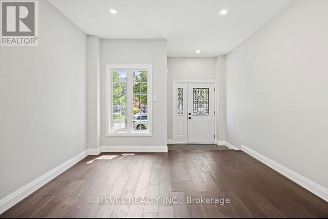 Building Photo - 19 Masters Green Crescent