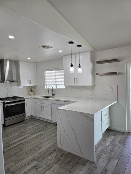 Building Photo - 15203 Avenida Ramada