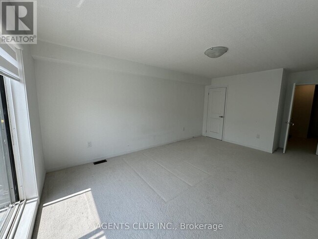 Photo du bâtiment - 761 Conlin Rd E