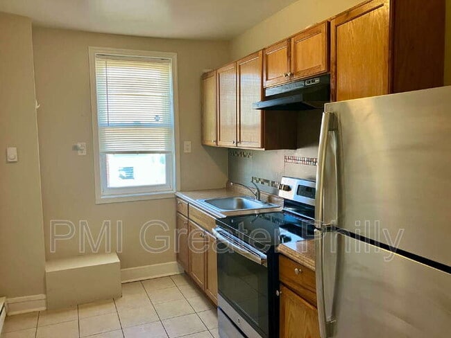 Building Photo - 1705 Bridge St