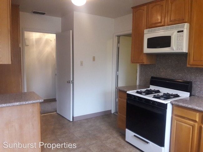 Building Photo - 3 br, 2 bath House - 6425 Friday Circle