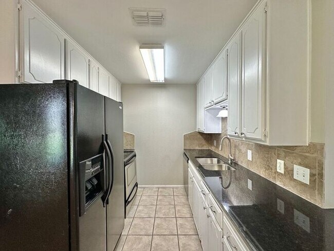 Foto del edificio - Available Now! Newly Updated 3 Bedroom 2 B...