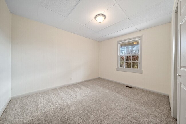 Foto del edificio - 150 Lawton Rd