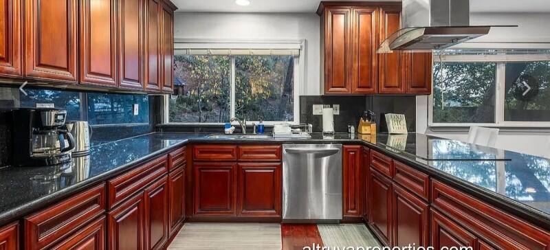 Foto del edificio - 40 Corte De Rosas