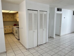 Building Photo - 1750 James 7K