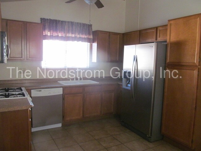 Building Photo - Speedway/ Pantano- 2090 N Star Glory Place