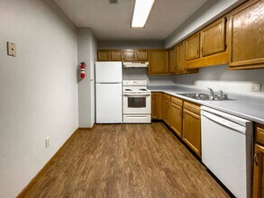 Building Photo - 2015 W Godman Ave