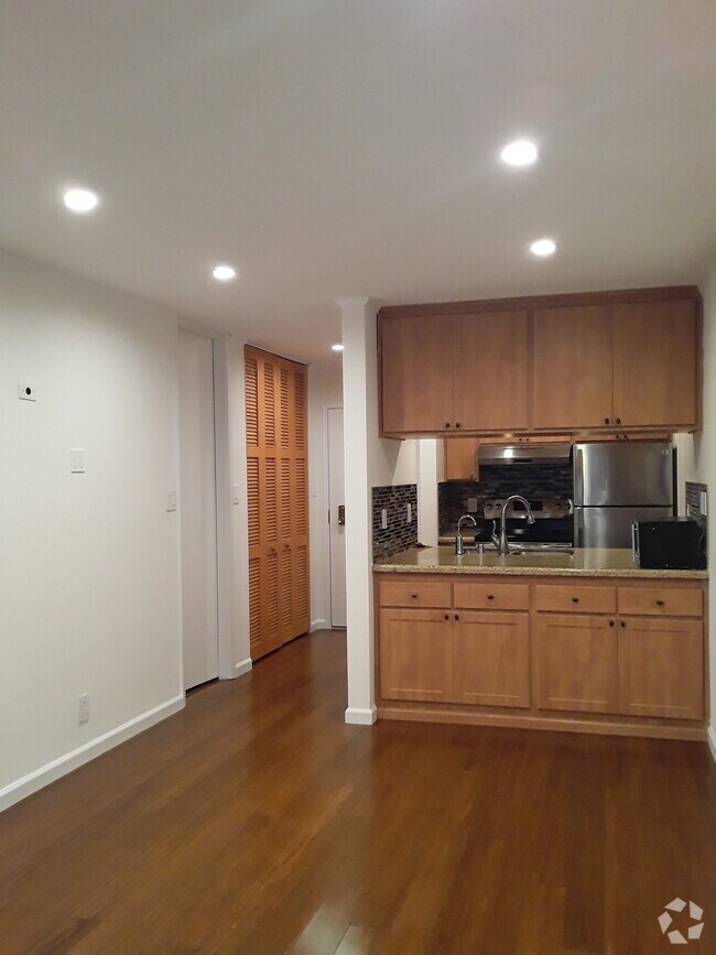 Shelter Creek Apartments for Rent with Hardwood Floors San Bruno, CA