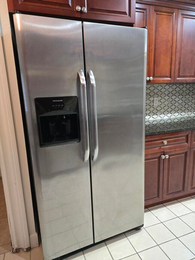 Foto del edificio - 4125 Pine Branch Cir