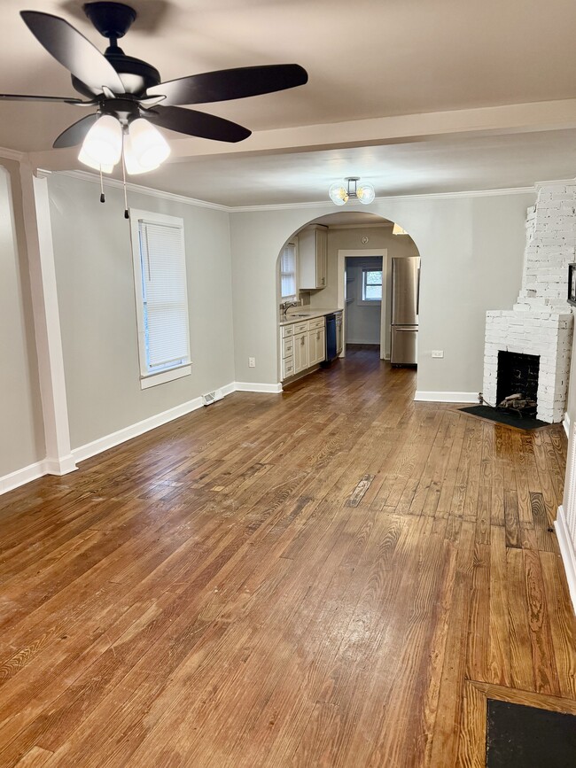 Building Photo - 318 Tremont Ave