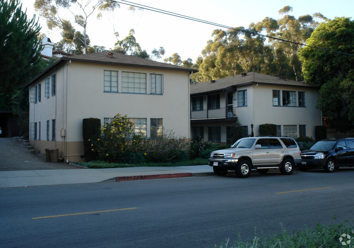 Primary Photo - Villa Pines