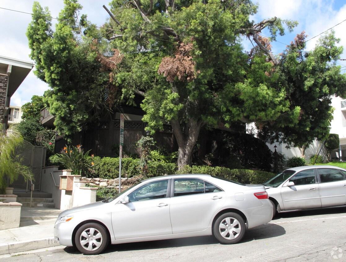 Building Photo - 1147 Horn Ave