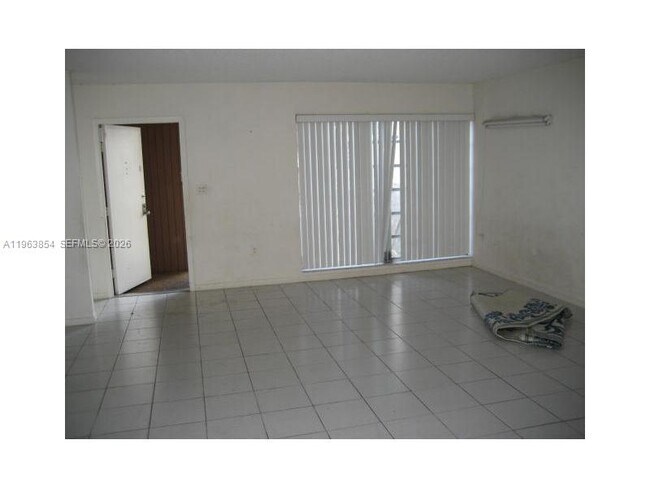 Foto del edificio - 6512 Kendale Lakes Dr