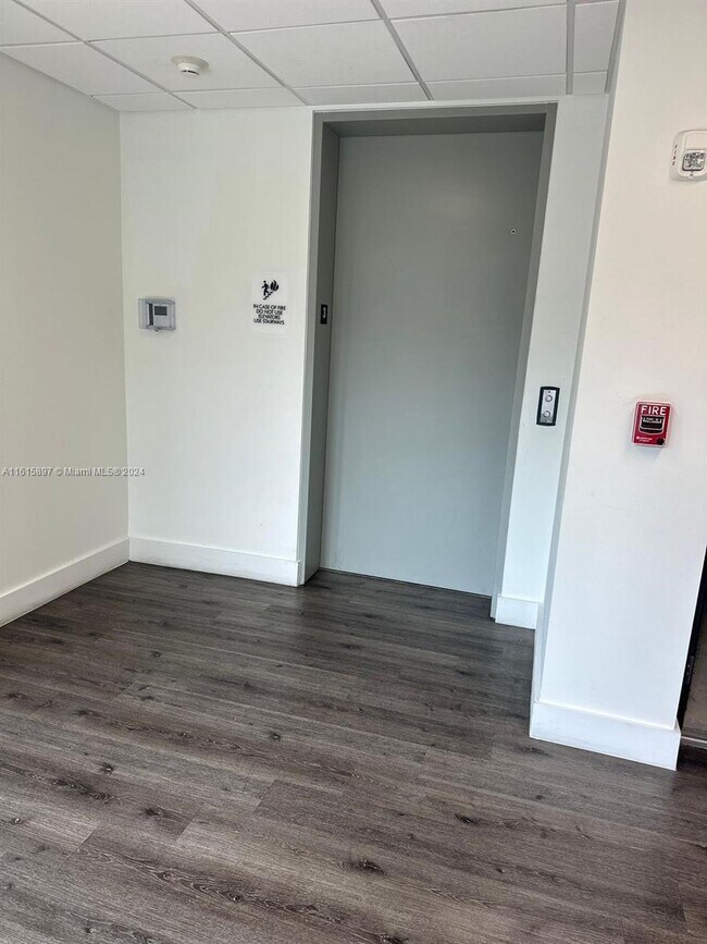 Foto del edificio - 4100 SW 64th Ave