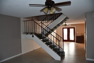 Building Photo - 2316 Shadowdale Dr