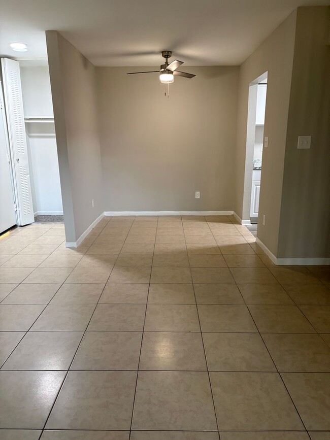 Building Photo - 219 Orchard Trace Ln